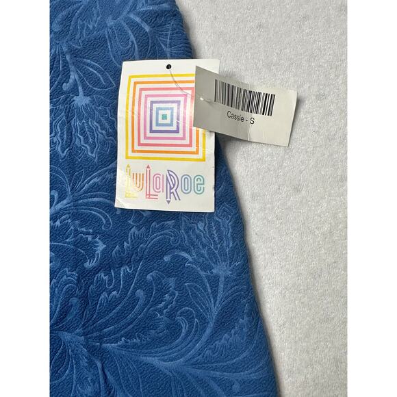 LuLaRoe Cassie Pencil Skirt Blue Textured Floral Stretch Women’s Small - Picture 6 of 6